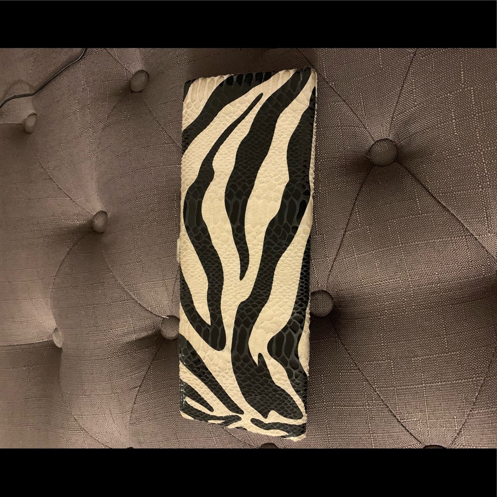 Animal print, clutch.